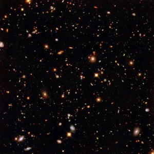 Uma pequena amostra do espaço, cortesia do telescópio Hubble