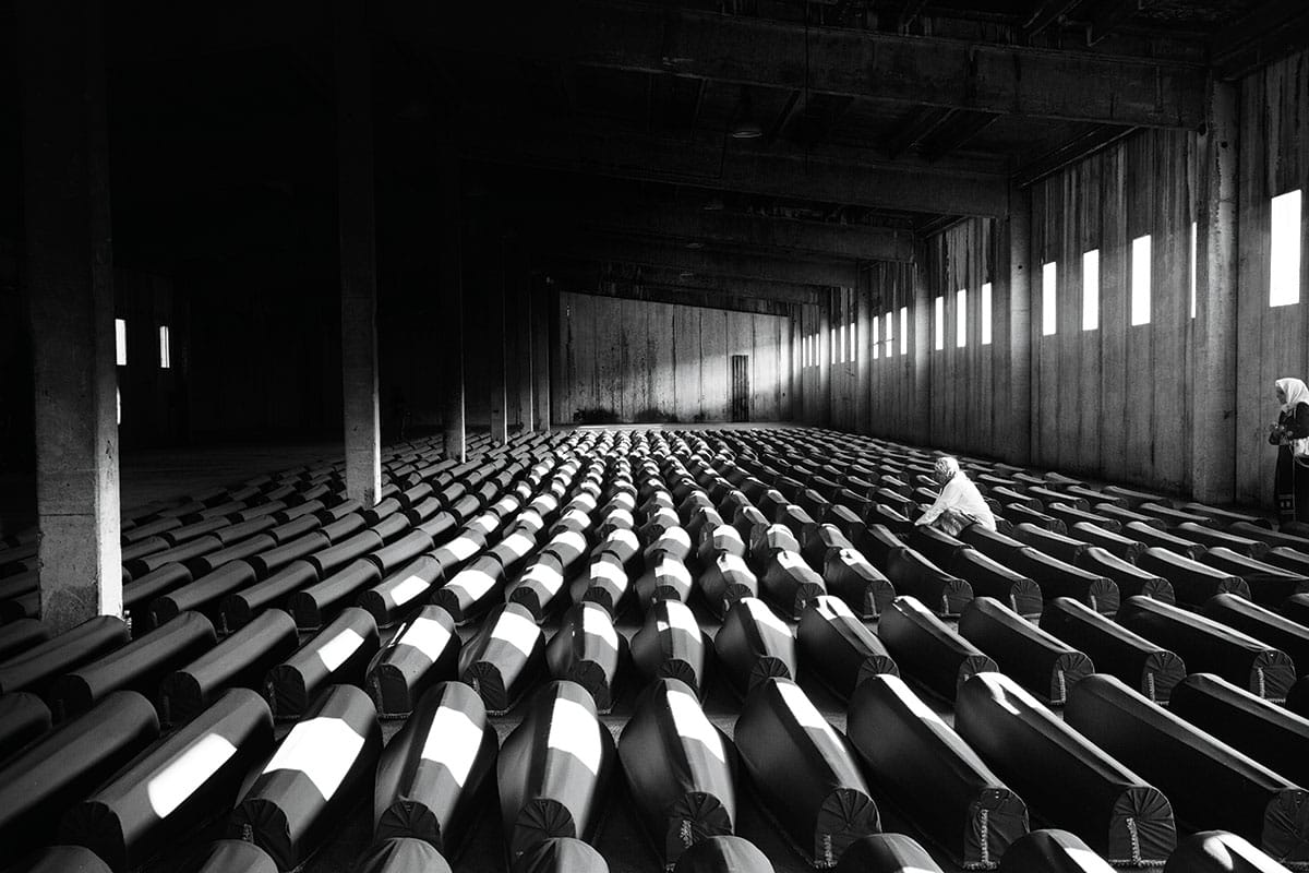 O Massacre de Srebrenica foi o pior da Europa desde a Segunda Guerra Mundial. (Paolo Pellegrin/Magnum Photos)